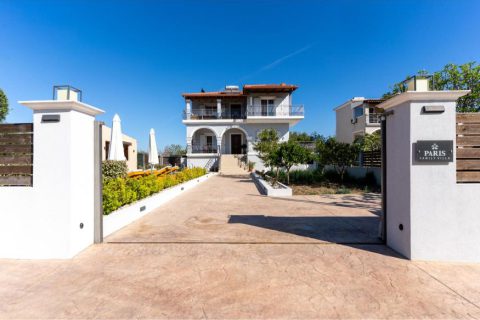 Paris Family Villa
