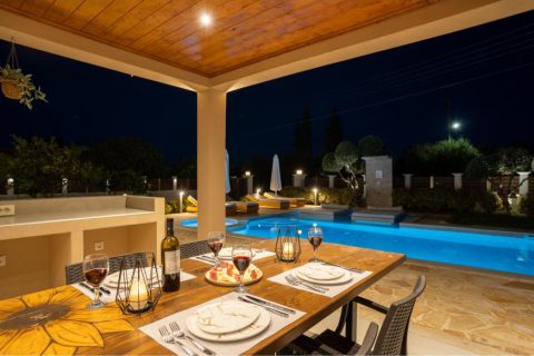 Paris Family Villa