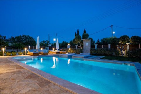 Paris Family Villa