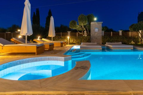Paris Family Villa