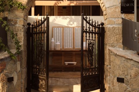 Ilision Contemporary Living Condo I