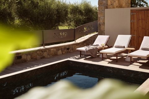 Ilision Contemporary Living Condo IΙ