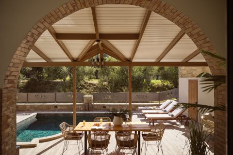 Ilision Contemporary Living Condo IΙ